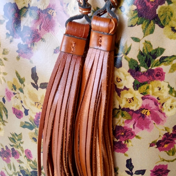 PATRICIA NASH ANTIQUE ROSE BUCKET BAG EUC - Picture 10 of 10